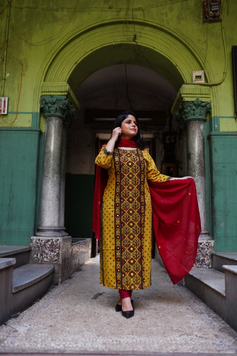YELLOW KAMAL MIRROR EMBROIDERED PATCHWORK AJRAKH KURTA
