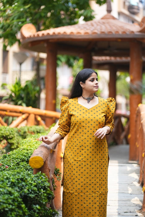 PUFF SLEEVE LOTUS PRINTED AJRAKH KURTA