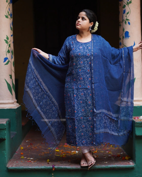 NEELA KOTA DORIA MIRROR WORK KURTA DUPATTA SET