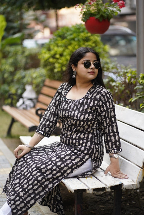 MIRROR WORK BAGRU PRINTED KURTA MACHLI JAL KI RANI HAIN