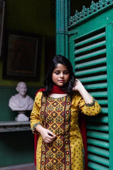 YELLOW KAMAL MIRROR EMBROIDERED PATCHWORK AJRAKH KURTA