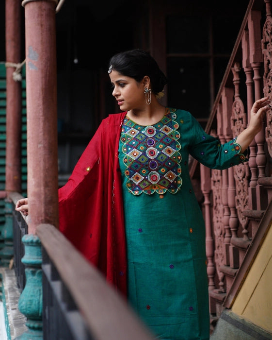 MADE IN BENGAL "MEERA" IN THE SHADE GREEN