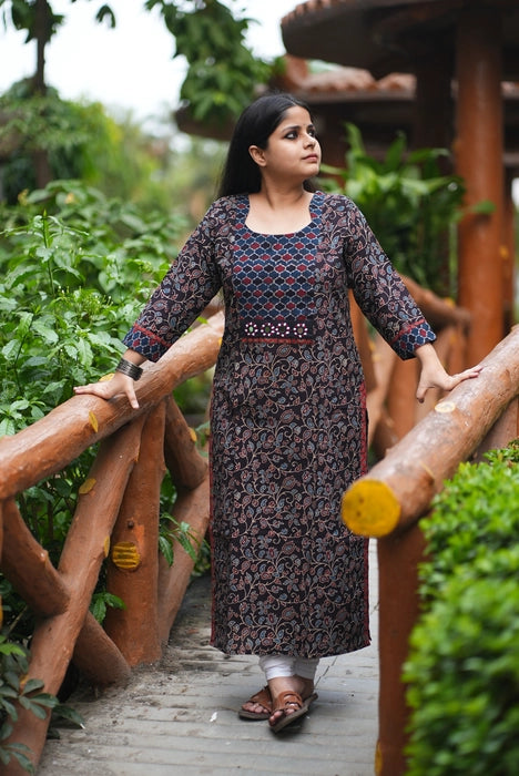 MIRROR WORK AJRAKH KURTA ARZOO