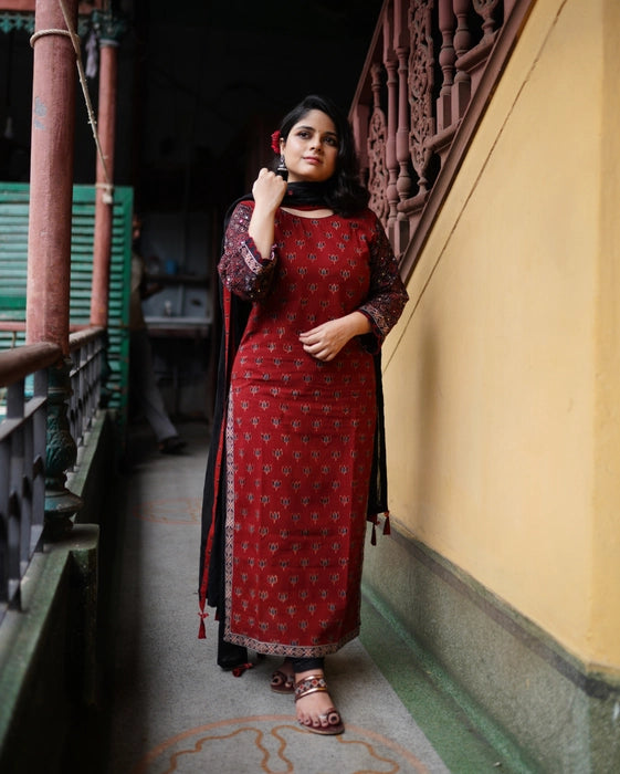 BANNI MIRRORWORK AJRAKH KURTA PATCHWORK IN THE SLEEVE