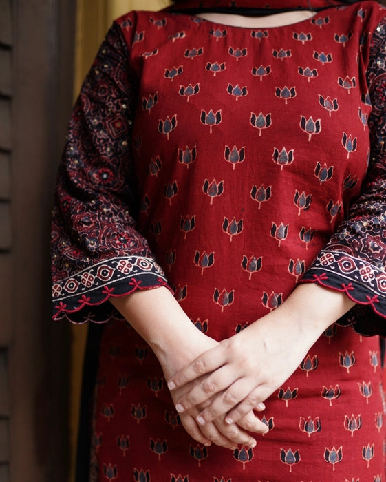 BANNI MIRRORWORK AJRAKH KURTA PATCHWORK IN THE SLEEVE