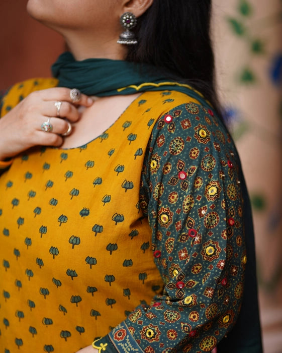 PEELI KAMAL MIRROR WORK AJRAKH KURTA