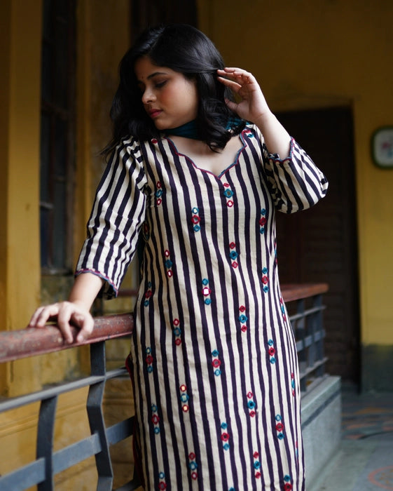 KASHISH MIRROR WORK AJRAKH KURTA