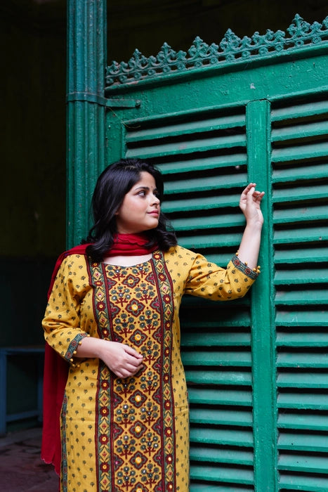 YELLOW KAMAL MIRROR EMBROIDERED PATCHWORK AJRAKH KURTA
