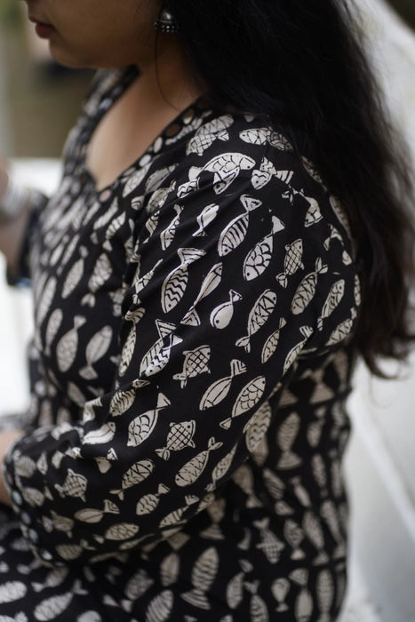 MIRROR WORK BAGRU PRINTED KURTA MACHLI JAL KI RANI HAIN