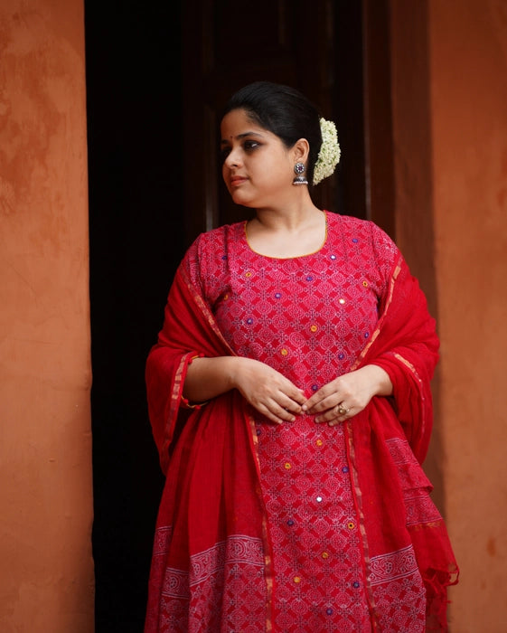 KOTA DORIA MIRROR WORK KURTA DUPATTA SET RED