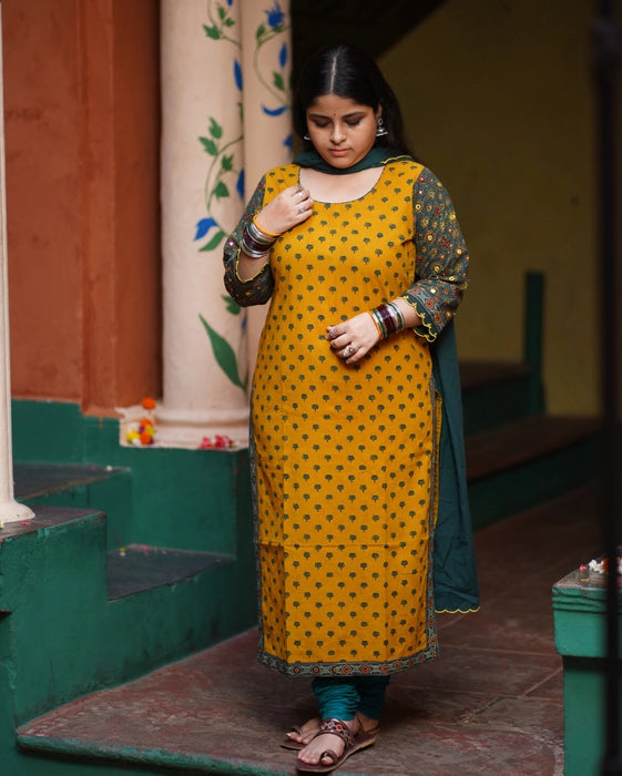 PEELI KAMAL MIRROR WORK AJRAKH KURTA