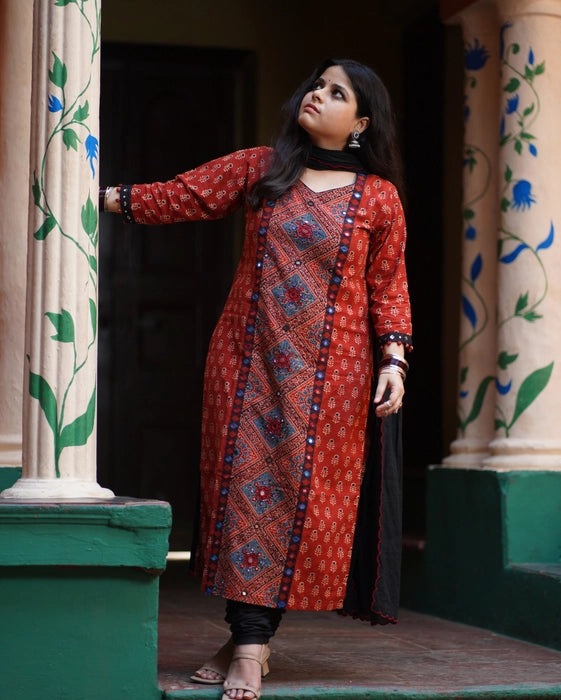 NAKSHATHRA REAL MIRROR WORK KURTA