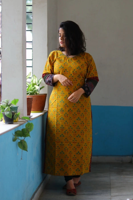 SUN SHINES ON THE SHOULDER PATCHWORK AJRAKH KURTA