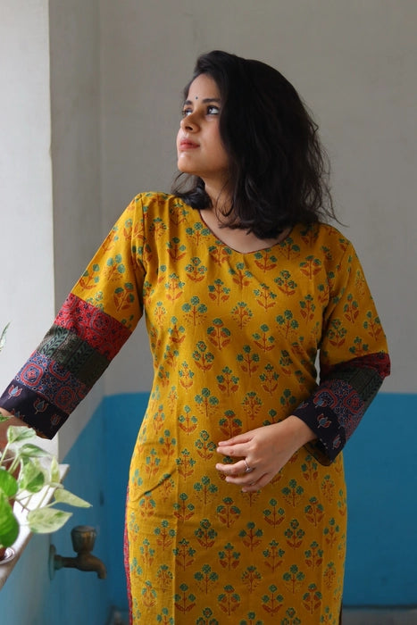 SUN SHINES ON THE SHOULDER PATCHWORK AJRAKH KURTA