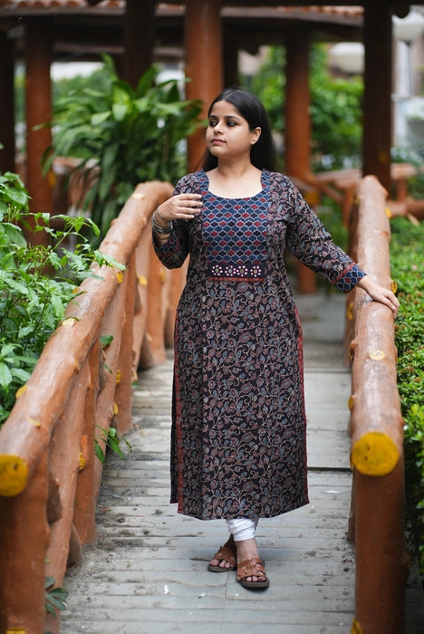 MIRROR WORK AJRAKH KURTA ARZOO