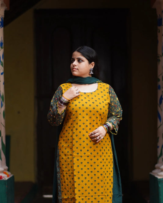 PEELI KAMAL MIRROR WORK AJRAKH KURTA