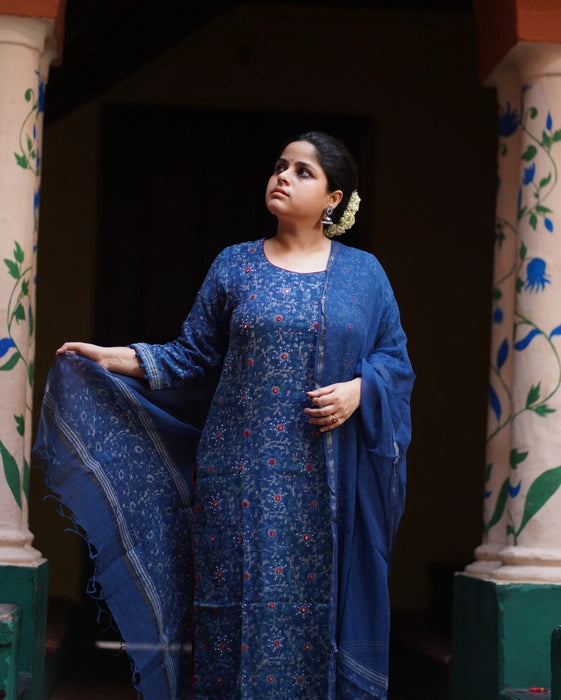 NEELA KOTA DORIA MIRROR WORK KURTA DUPATTA SET