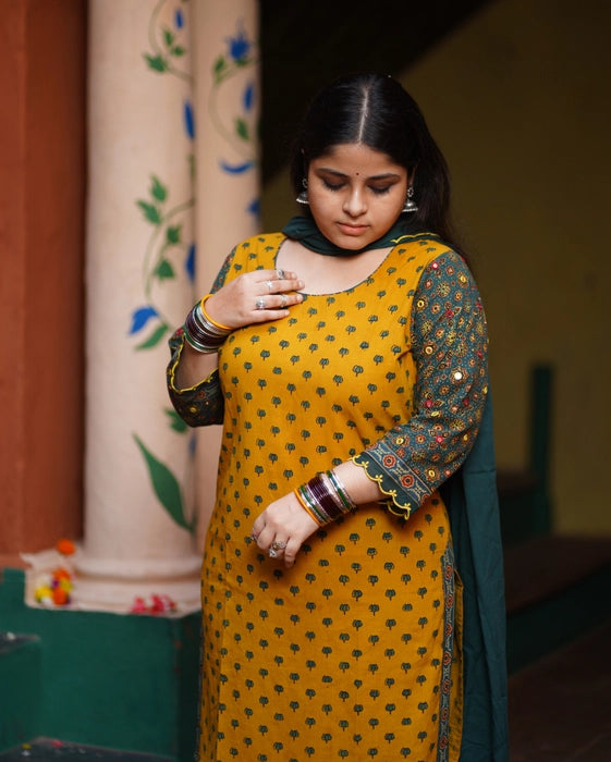 PEELI KAMAL MIRROR WORK AJRAKH KURTA