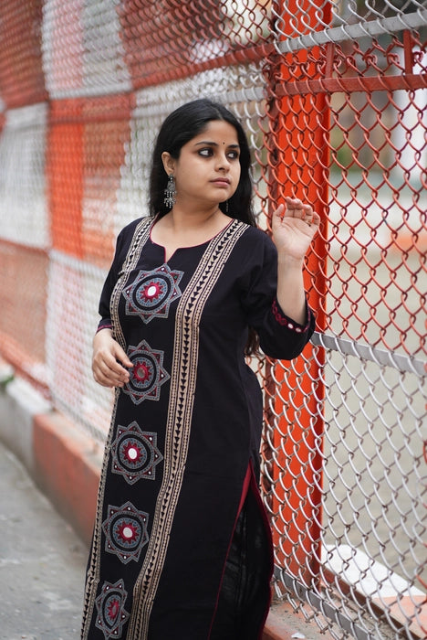 MIRROR WORK AJRAKH KURTA G u l m o h a r