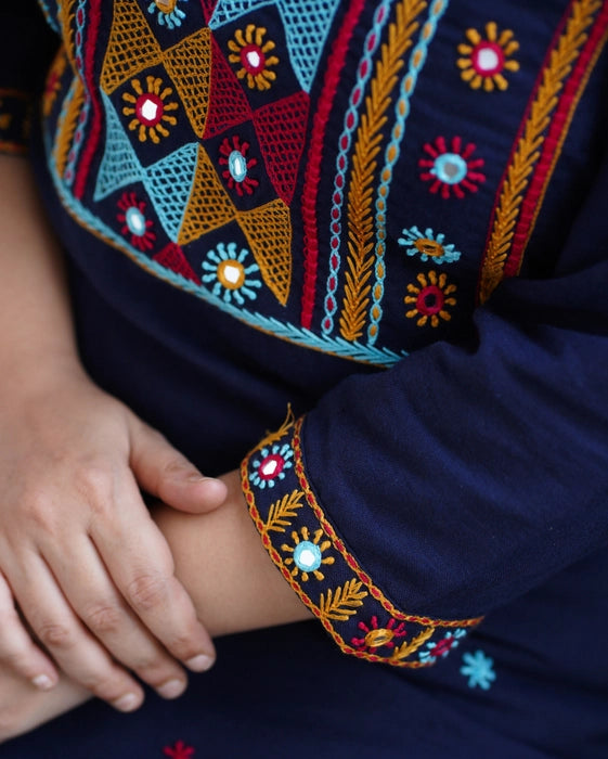 MADE IN BENGAL "MEERA" IN THE SHADE BLUE