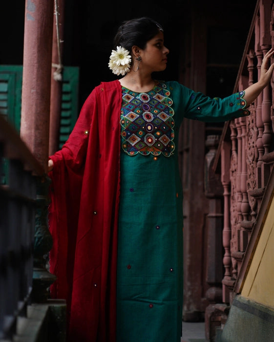 MADE IN BENGAL "MEERA" IN THE SHADE GREEN