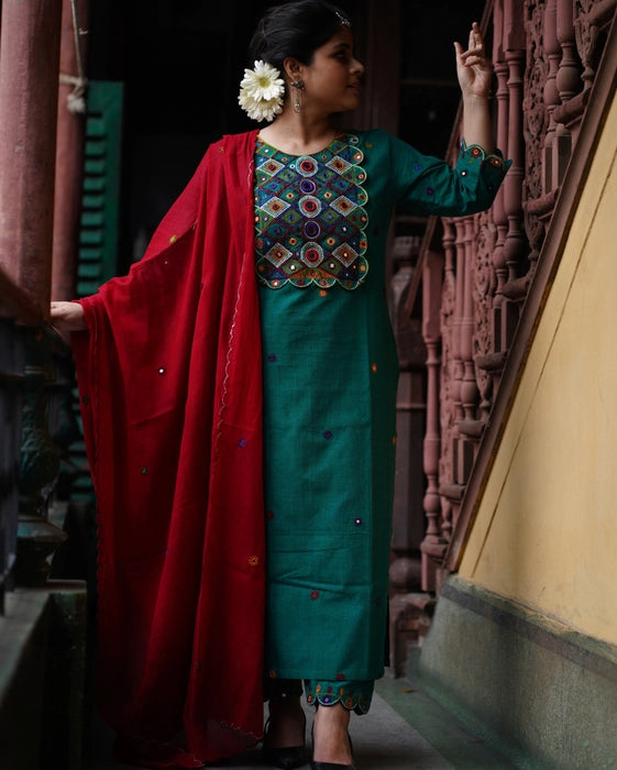 MADE IN BENGAL "MEERA" IN THE SHADE GREEN