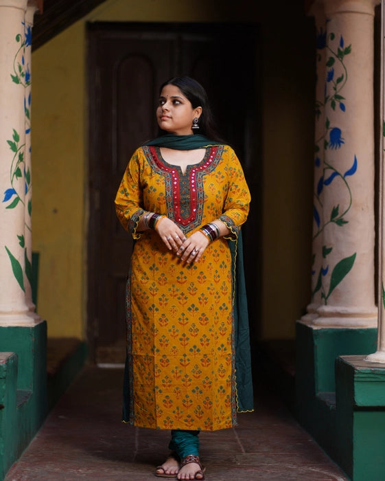 PHOOL FOR A PHOOL MIRROR WORK AJRAKH