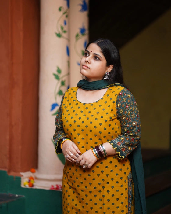 PEELI KAMAL MIRROR WORK AJRAKH KURTA