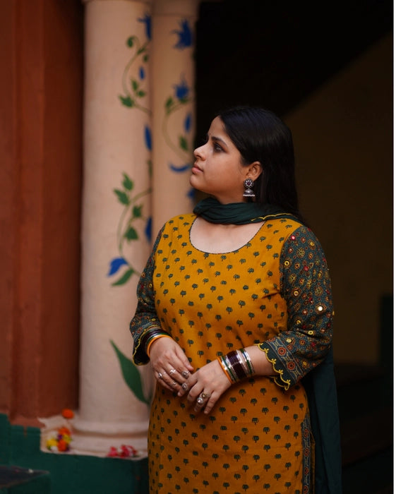 PEELI KAMAL MIRROR WORK AJRAKH KURTA