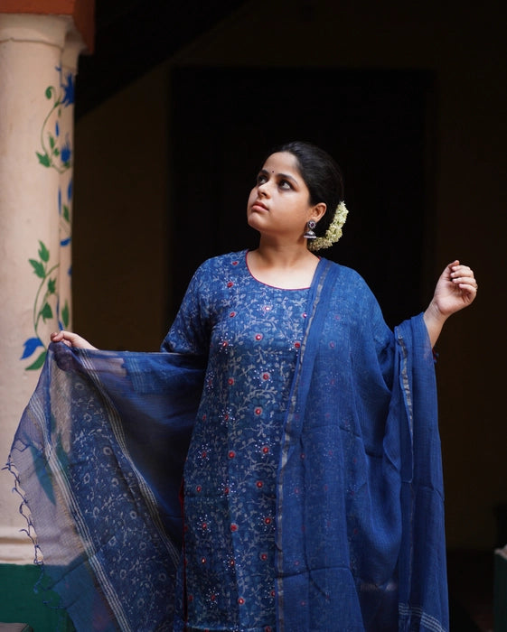 NEELA KOTA DORIA MIRROR WORK KURTA DUPATTA SET